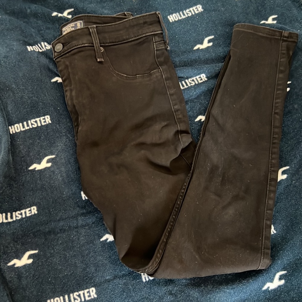 Abercrombie and Fitch Black Jean Legging Size 10R / 30W